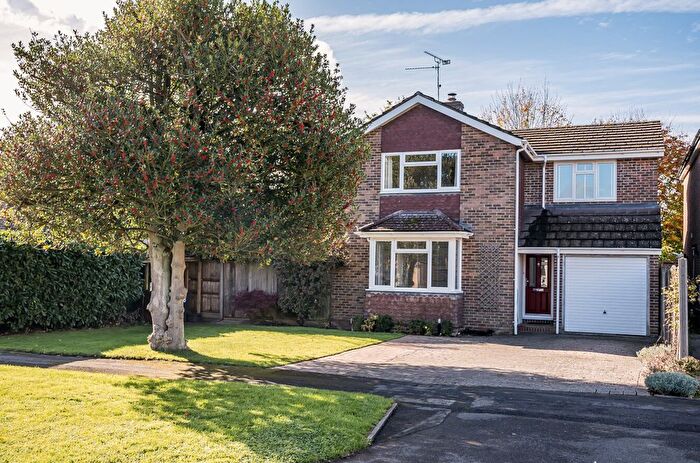 4 Bedroom Detached House For Sale In Complins, Holybourne, Alton, Hampshire, GU34