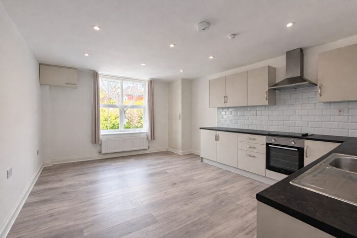 2 Bedroom Flat To Rent In Hillside Avenue, Strood, ME2