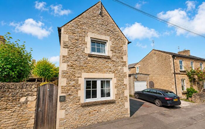 2 Bedroom Detached House To Rent In Prospect Place, Cirencester, Gloucestershire, GL7