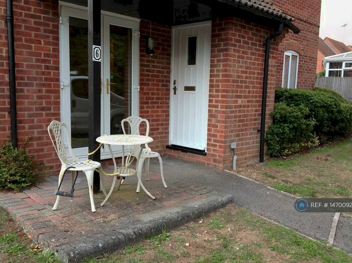2 Bedroom Maisonette To Rent In Freemans Close, Hungerford, RG17