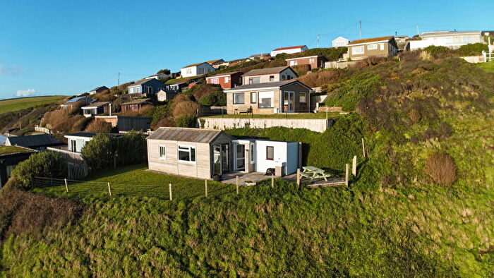 2 Bedroom Chalet For Sale In Freathy, Millbrook, PL10