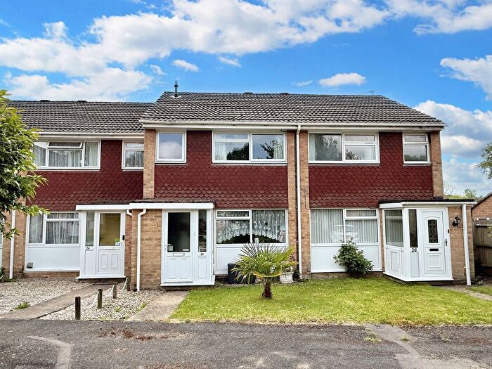 3 Bedroom Terraced House For Sale In Cavalier Close, Dibden, SO45