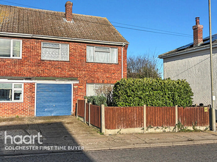 3 Bedroom Semi-Detached House For Sale In Bromley Road, Colchester, CO4