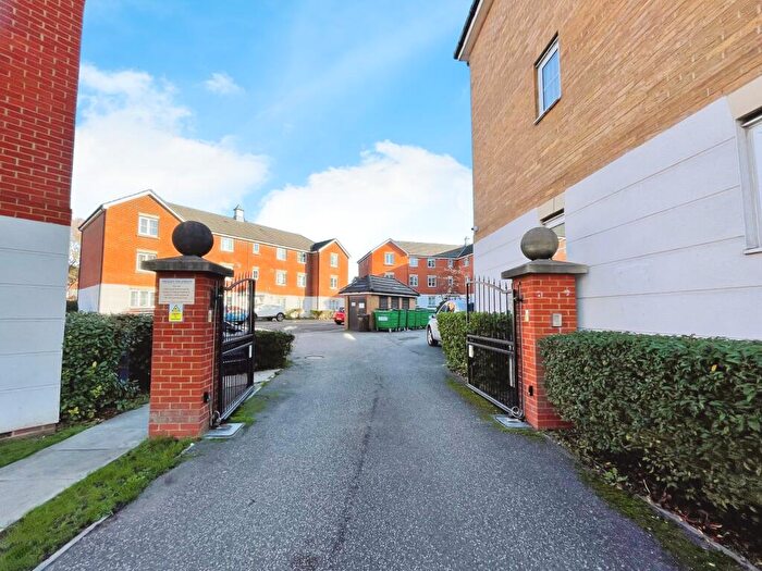 2 Bedroom Flat To Rent In Sachfield Drive, Chafford Hundred, Grays, RM16