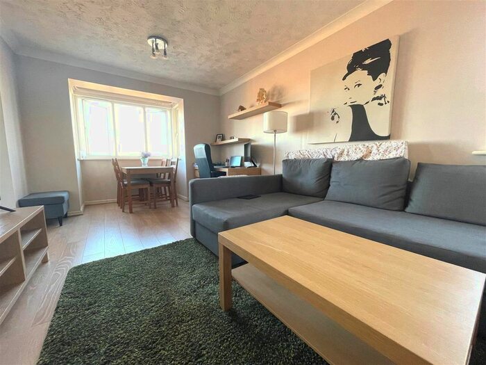 1 Bedroom Flat To Rent In St. Leonards Close, Grays RM17