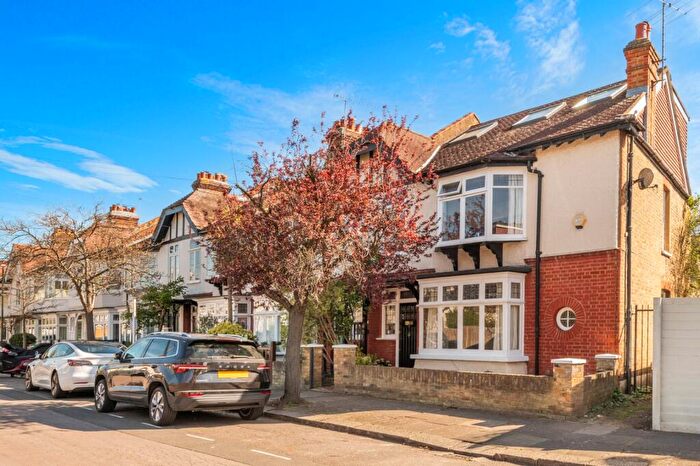 5 Bedroom End Of Terrace House For Sale In Oaklands Road, East Sheen, SW14