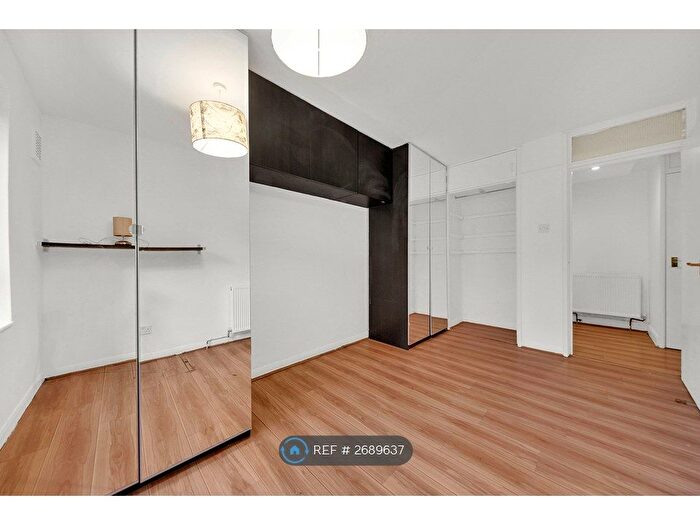 2 Bedroom Flat To Rent In Camellia Court, Woodford Green, IG8