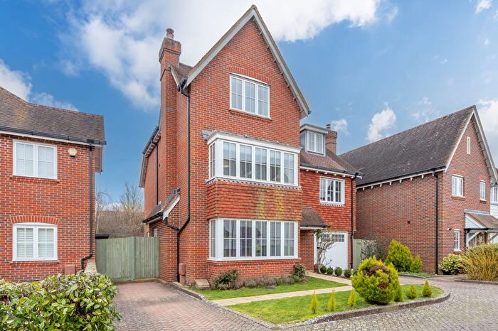 5 Bedroom Detached House For Sale In Lillywhite Road, Chichester, PO18