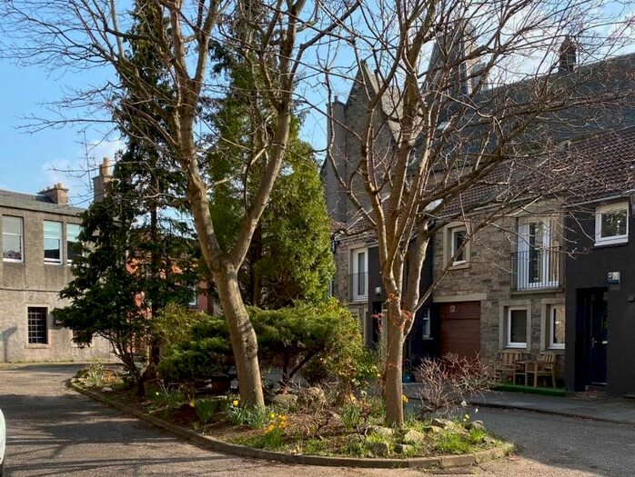 1 Bedroom Flat To Rent In Grange Court, Causewayside, Edinburgh, EH9