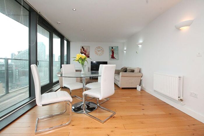 2 Bedroom Flat To Rent In Proton Tower, Blackwall Way, London, E14