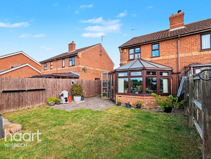 3 Bedroom Semi Detached House For Sale In The Russets, Upwell, PE14