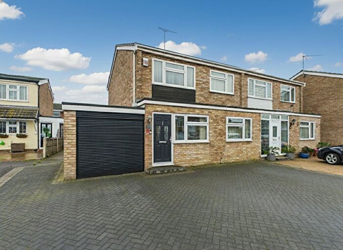 4 Bedroom Semi-Detached House For Sale In Sandringham Close, Stanford-Le-Hope, SS17