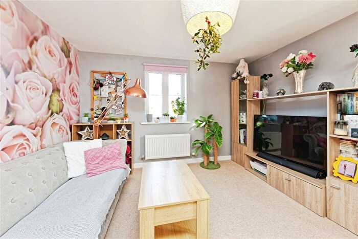 2 Bedroom Flat For Sale In Drift Road, Aylesham, Canterbury, Kent, CT3
