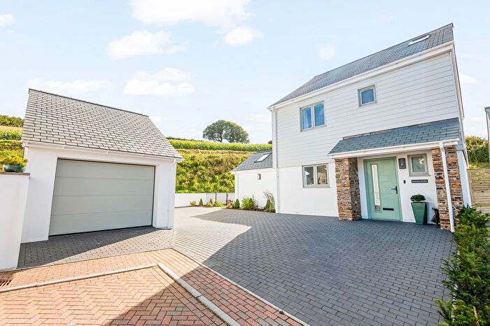 4 Bedroom Detached House For Sale In Creek Close, Frogmore, TQ7