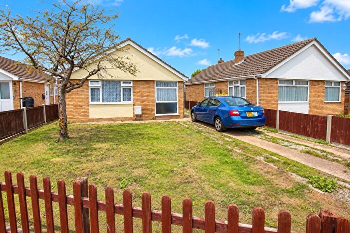 2 Bedroom Bungalow For Sale In St Helens Avenue, Clacton On Sea, CO15