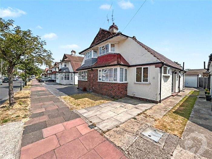 3 Bedroom Semi Detached House For Sale In Crombie Road, Sidcup, Kent, DA15