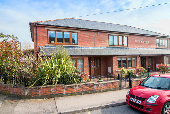 2 Bedroom Ground Flat To Rent In Bronllwyn, Pentyrch, CF15