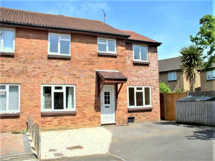 4 Bedroom Terraced House To Rent In Norman Close, Pewsham, Chippenham, SN15