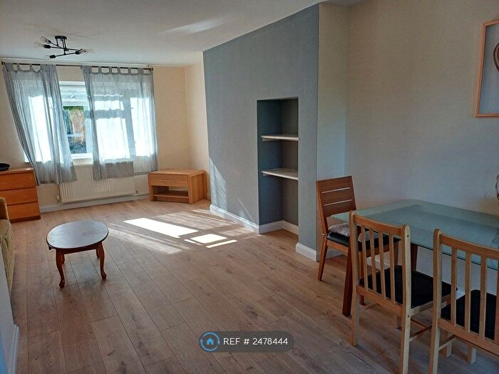 3 Bedroom Semi-Detached House To Rent In Tillyard Way, Cambridge, CB1