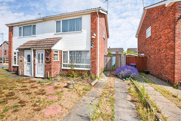 3 Bedroom Semi-Detached House For Sale In Caithness Road, Stamford, PE9