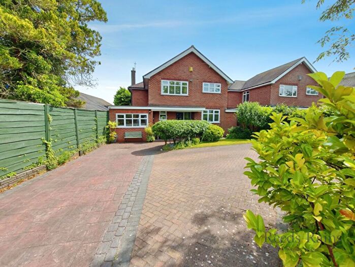 3 Bedroom Detached House For Sale In Knutsford Road, Alderley Edge, Cheshire, SK9