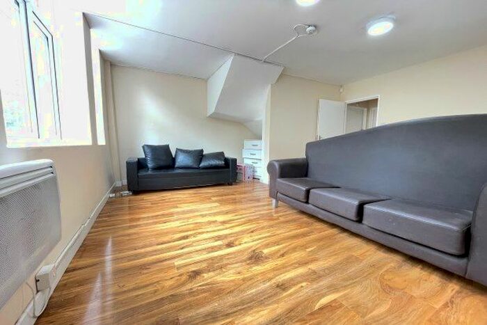 Studio To Rent In Macbean Street, London, SE18