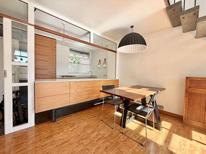 2 Bedroom Flat To Rent In Baltic West Street, EC1Y