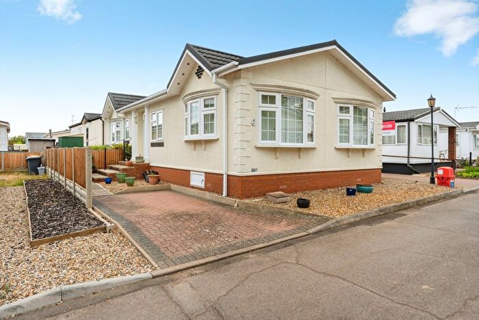 2 Bedroom Property For Sale In Folly Park, High Street, Clapham, Bedford, MK41