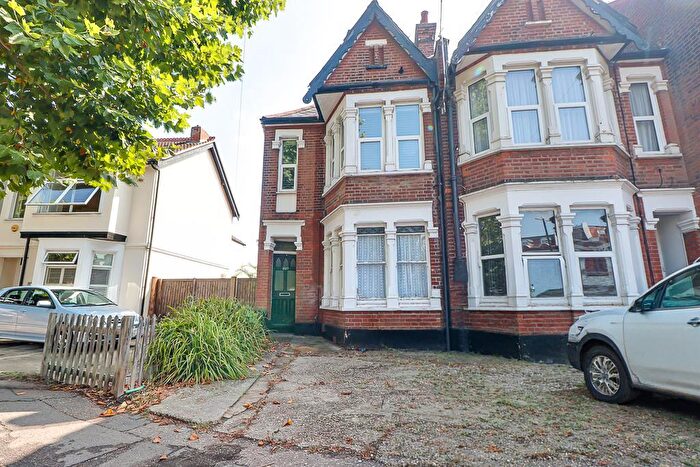 2 Bedroom Flat For Sale In Hamlet Court Road, Westcliff-on-Sea, SS0