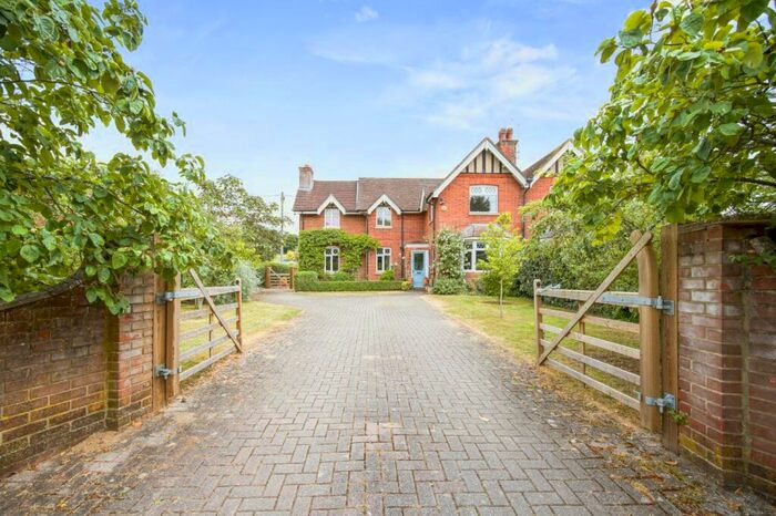4 Bedroom Semi-Detached House For Sale In North Lane, West Tytherley, Salisbury, Hampshire, SP5