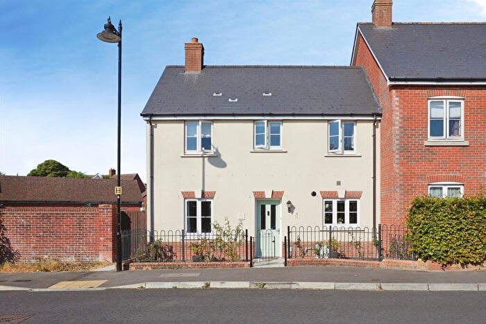 3 Bedroom Semi-Detached House For Sale In Maple Road, Shaftesbury, SP7