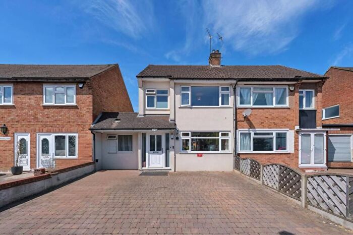 4 Bedroom Semi Detached House For Sale In Evans Avenue, Watford, WD25
