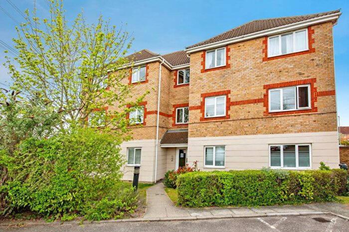 2 Bedroom Flat For Sale In Galleon Road, Chafford Hundred, Grays, Essex, RM16