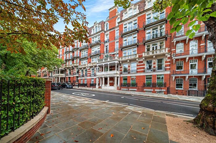 3 Bedroom Flat To Rent In Campden Hill Court, Campden Hill Road, London, W8