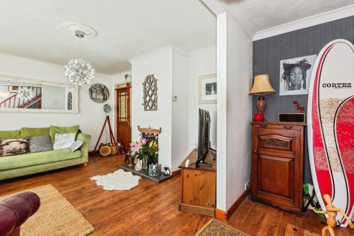 3 Bedroom Semi-Detached House For Sale In Linden Avenue, Swansea, West Glamorgan, SA3