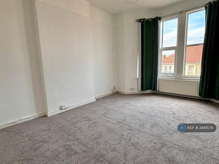 2 Bedroom Flat To Rent In Cock Road, Bristol, BS15