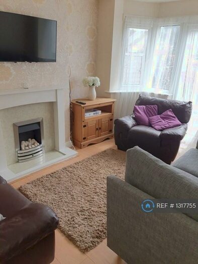 5 Bedroom Semi-Detached House To Rent In Elmbridge Road, Birmingham, B44