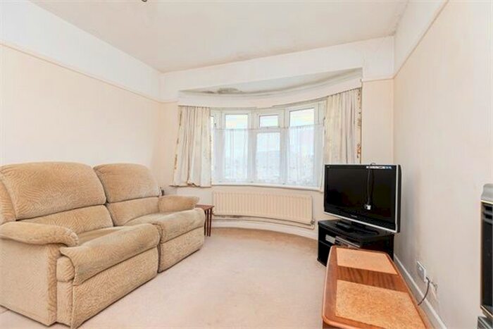 3 Bedroom Detached Bungalow For Sale In Green Lane, Bournemouth, Dorset BH10