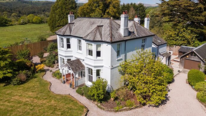 6 Bedroom Detached House For Sale In Oaklands Road, Buckfastleigh, Devon, TQ11
