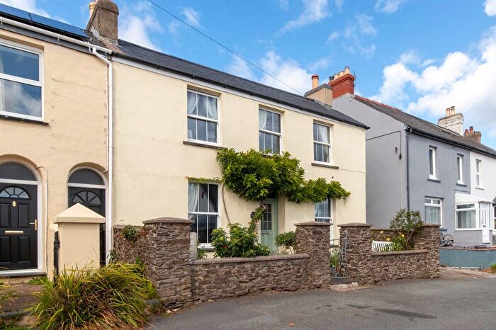 4 Bedroom Semi-Detached House For Sale In Church Road, Llanstadwell, SA73