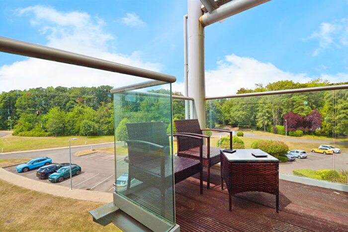 2 Bedroom Flat For Sale In Hayes Road, Sully, Penarth, CF64