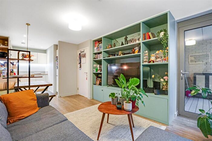 1 Bedroom Apartment For Sale In Roma Corte, Lewisham, SE13