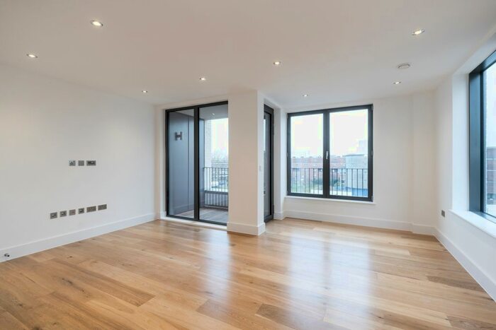 2 Bedroom Flat To Rent In Faraday Road, London, W10