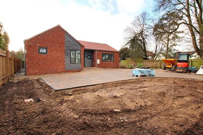 2 Bedroom Detached House For Sale In Chantry Way, Swanland, North Ferriby, HU14