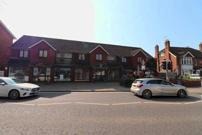 2 Bedroom Flat To Rent In The Parade, Bourne End, SL8