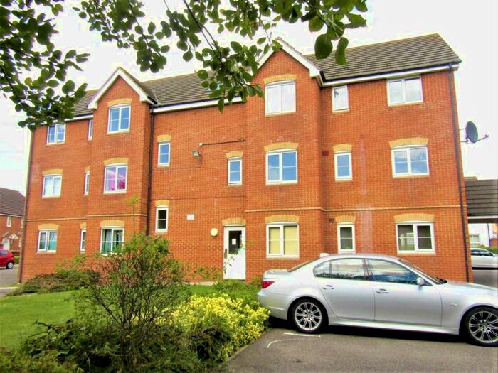 2 Bedroom Flat To Rent In Hill House Drive, Chadwell St Mary, RM16
