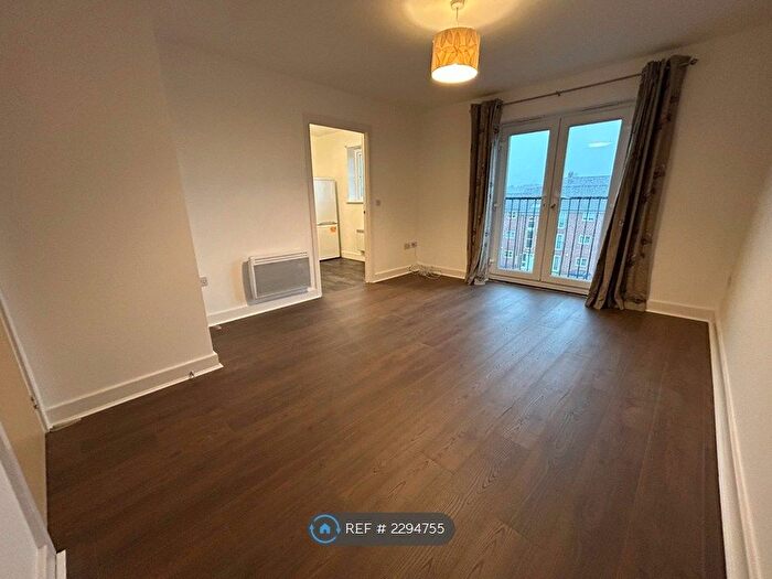 2 Bedroom Flat To Rent In Lawnhurst Avenue, Manchester, M23