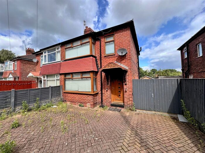 3 Bedroom Semi-Detached House To Rent In Tellson Crescent, Salford, M6