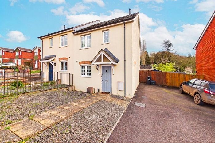 3 Bedroom Semi Detached House For Sale In Saxon Close, Crediton, EX17