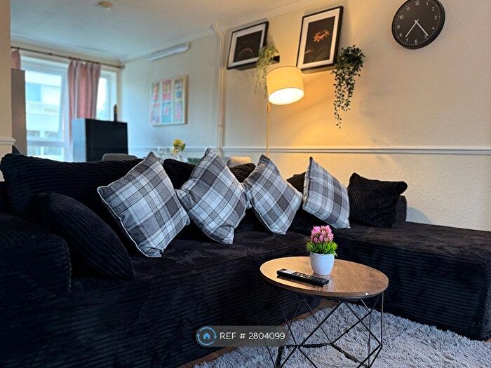 2 Bedroom Flat To Rent In Liebenrood Road, Reading, RG30